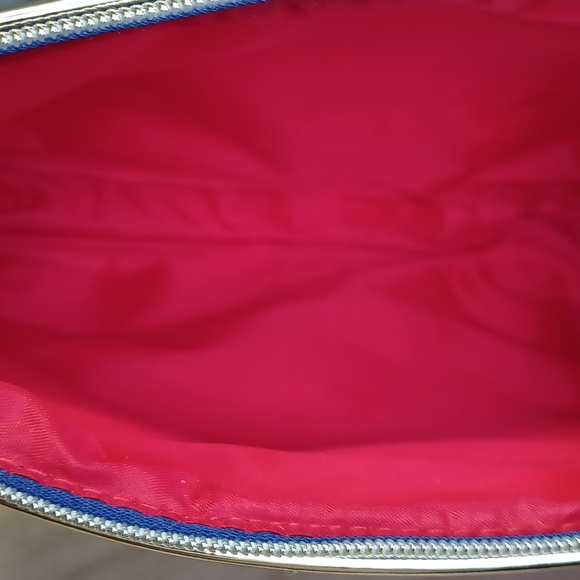 Estee Lauder Beautiful Red Cosmetic Bag With Gold Stars and Details. - Picture 9 of 16